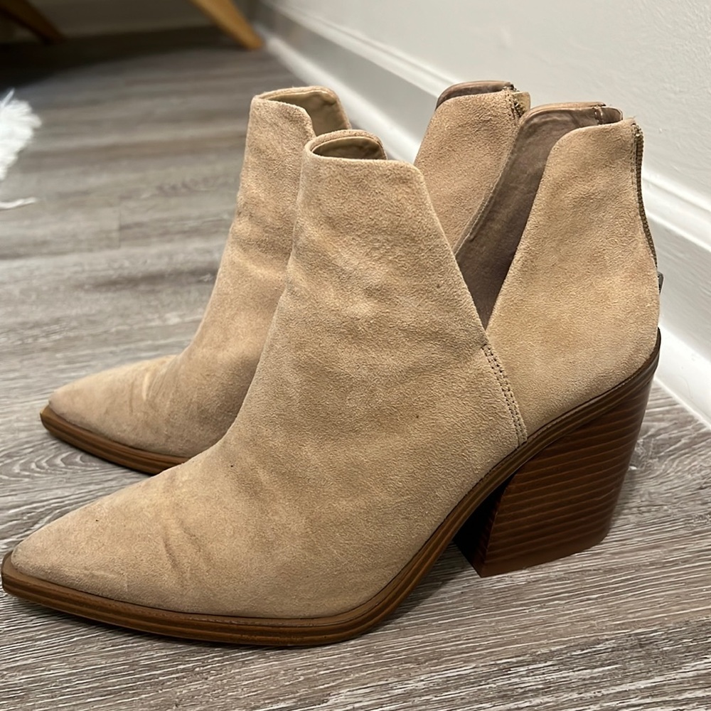 Vince Camuto camel booties